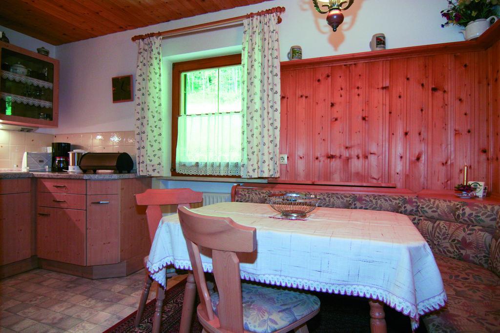 Ferienwohnung Gebirgshausl Bischofswiesen Ruang foto
