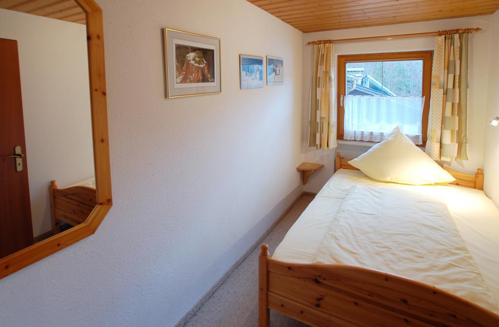 Ferienwohnung Gebirgshausl Bischofswiesen Ruang foto
